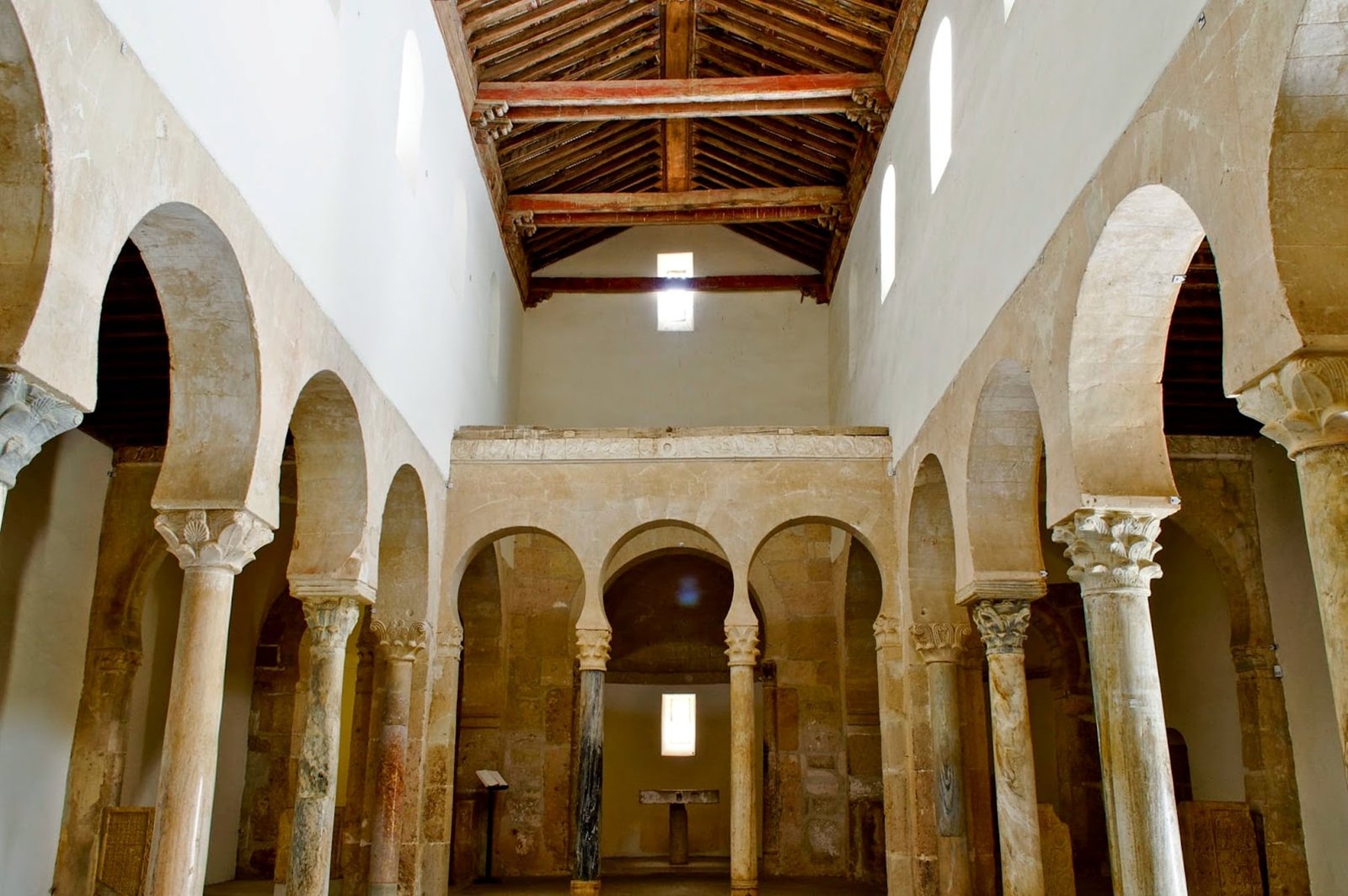 San Miguel de Escalada (interior) - Orígenes de Europa