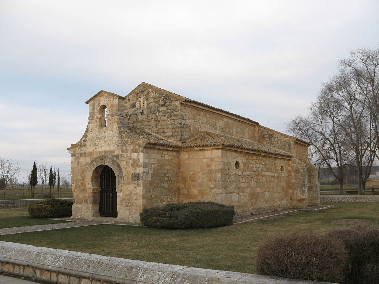 Iglesia de San Juan Bautista - Orígenes de Europa (Urbs Regia)